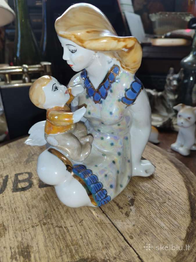 Tarybinė porceliano statulėlė