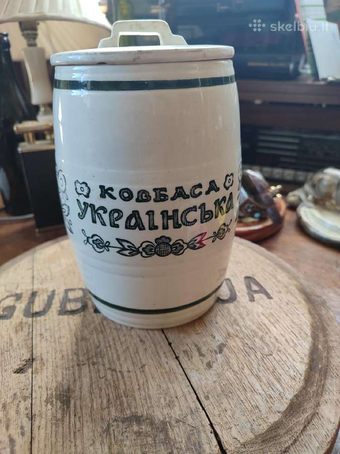 Senas keramikinis indas biriems produktams