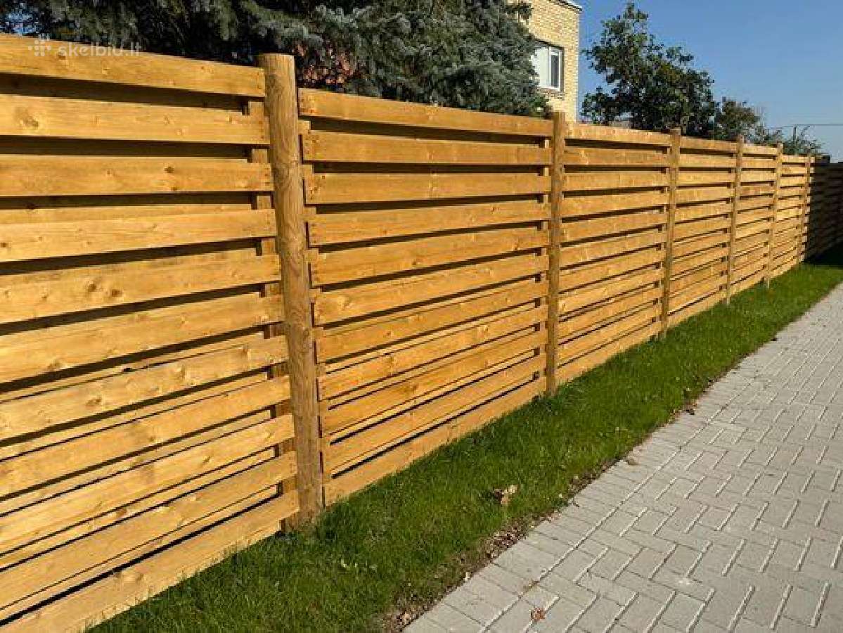 Mediniu tvoru pardavimas ir montavimas