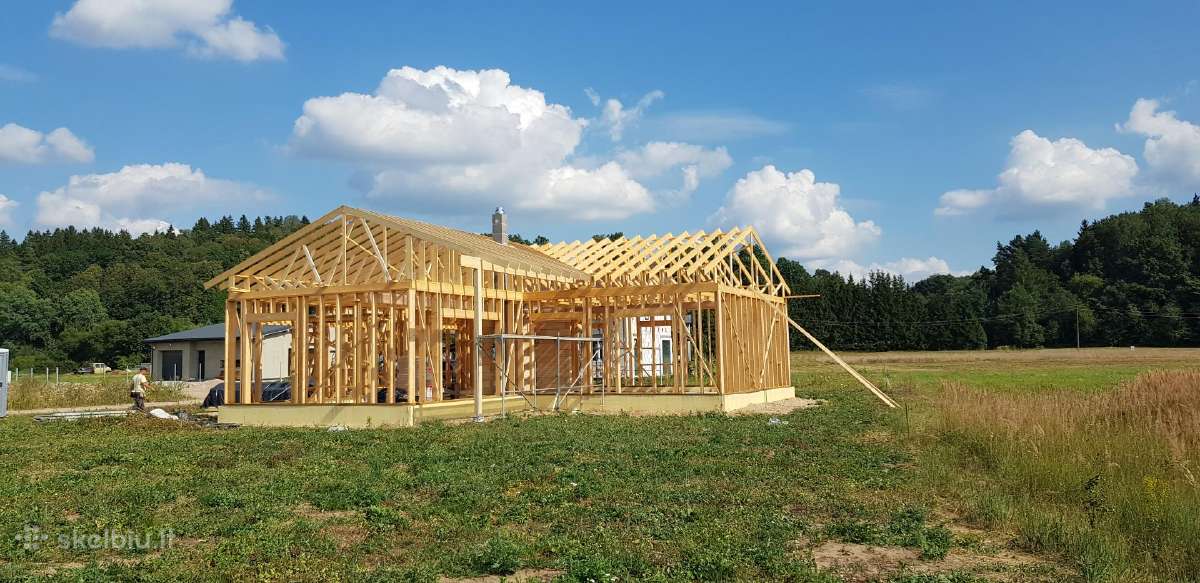 Darbas karkasinių namų statyboje