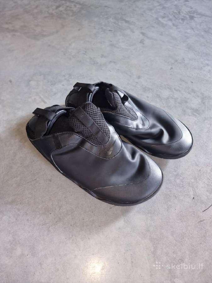 Nike barefoot laisvalaikio bateliai. 40.5 dydis