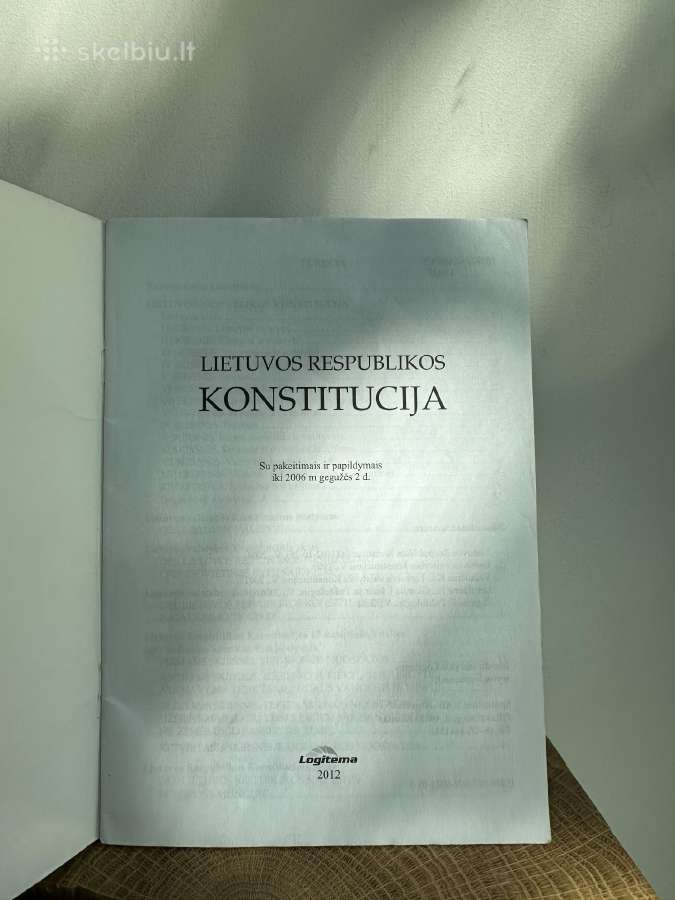 Lietuvos respublikos konstitucija - nuotraukos Nr. 2