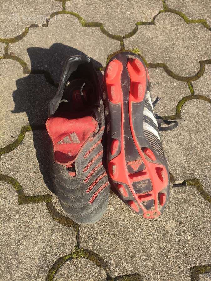 Adidas futbolo bateliai, dydis 41