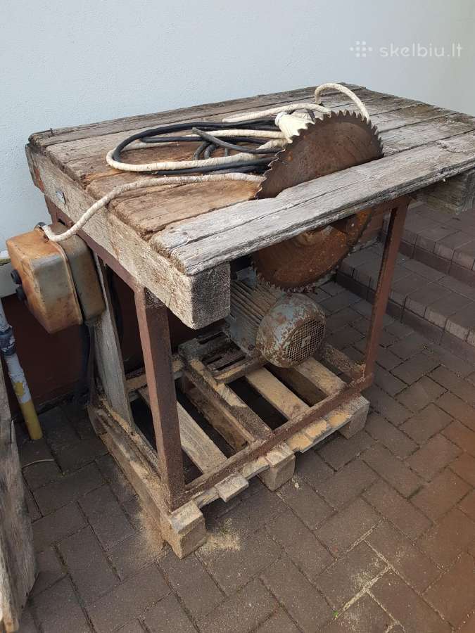 Kreizas, pjūklas malkoms pjauti ir kt.darbams