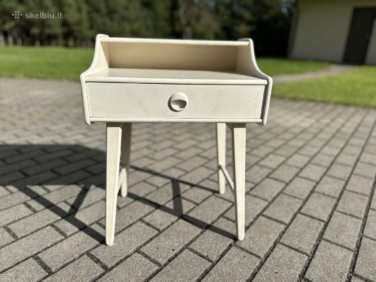 Mid-century miegamojo zurnalinis staliukas