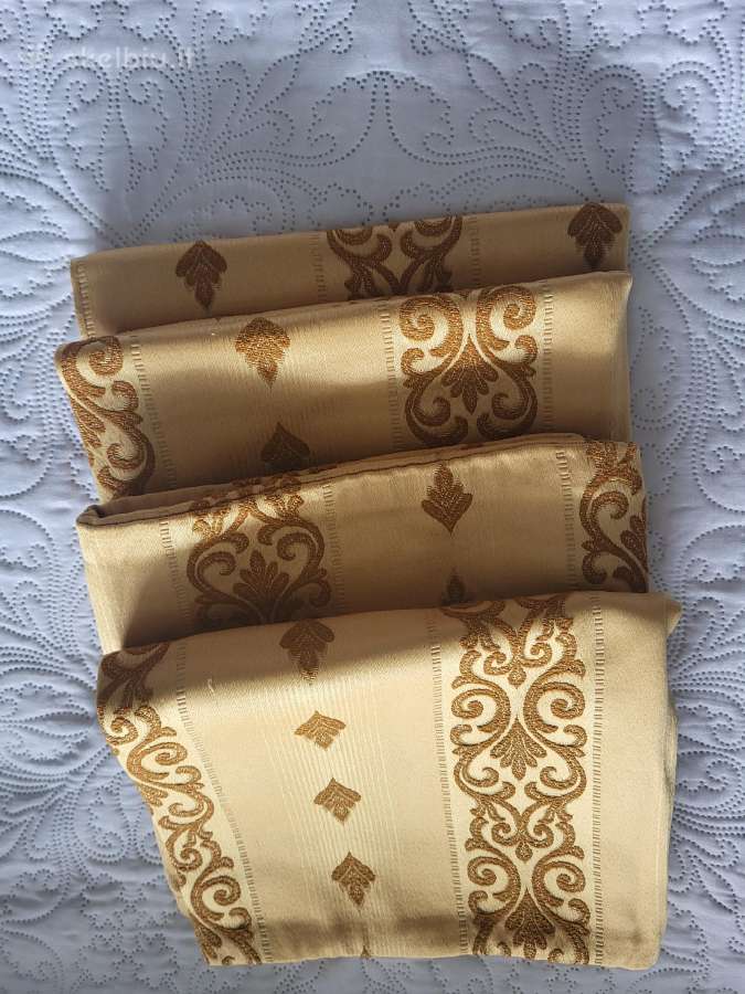 Uzvalkaliukai dekoratyvinem pagalvelem