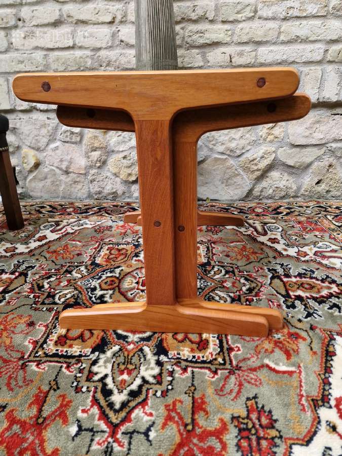 Vintažinis mid century tikmedžio staliukų duetas - nuotraukos Nr. 28