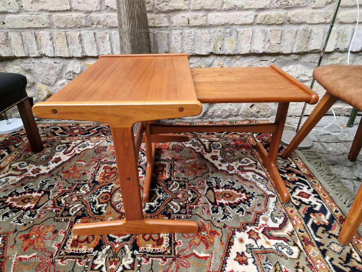 Vintažinis mid century tikmedžio staliukų duetas - nuotraukos Nr. 31