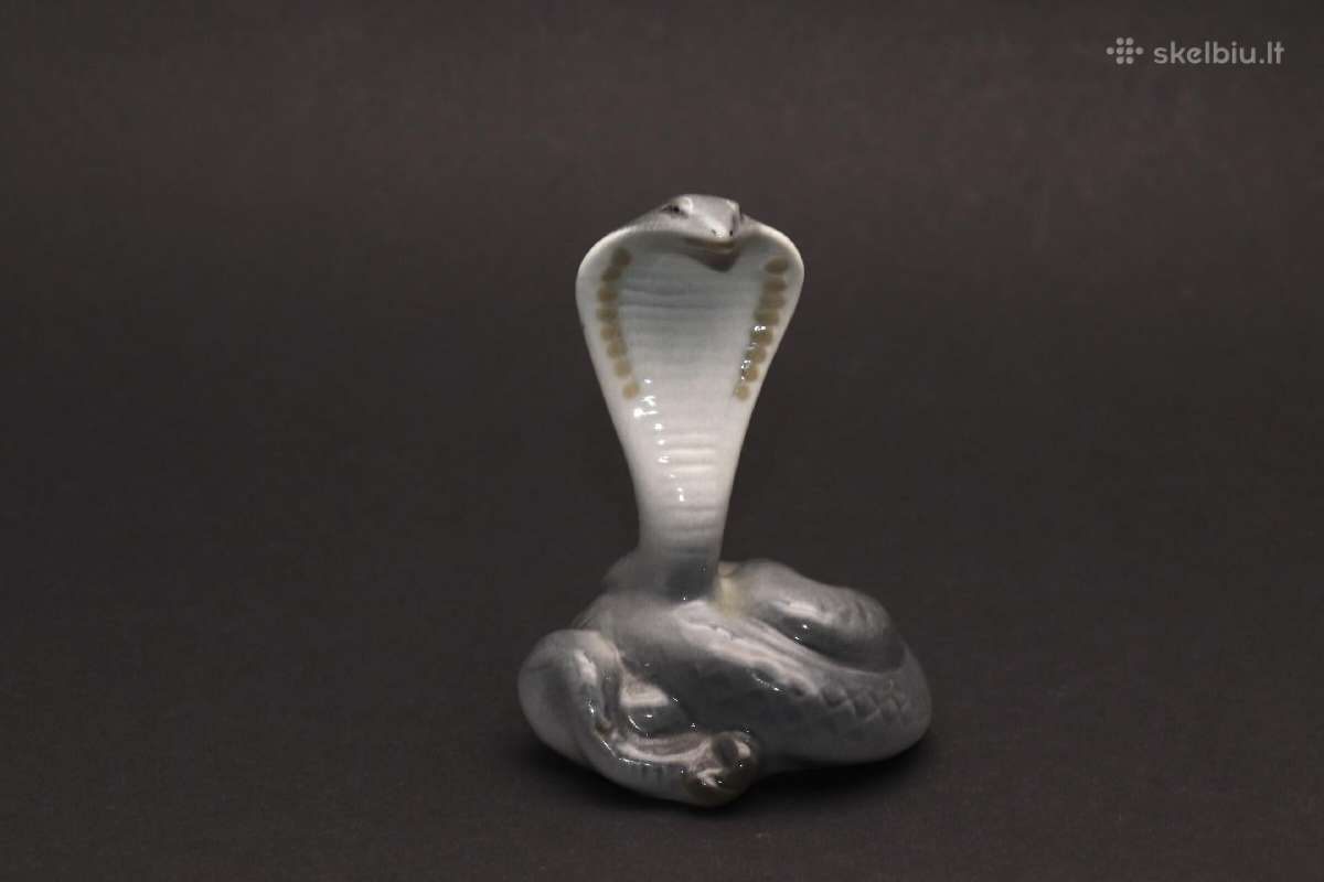 Statulėlė Kobra porcelianas aukštis 9 cm.