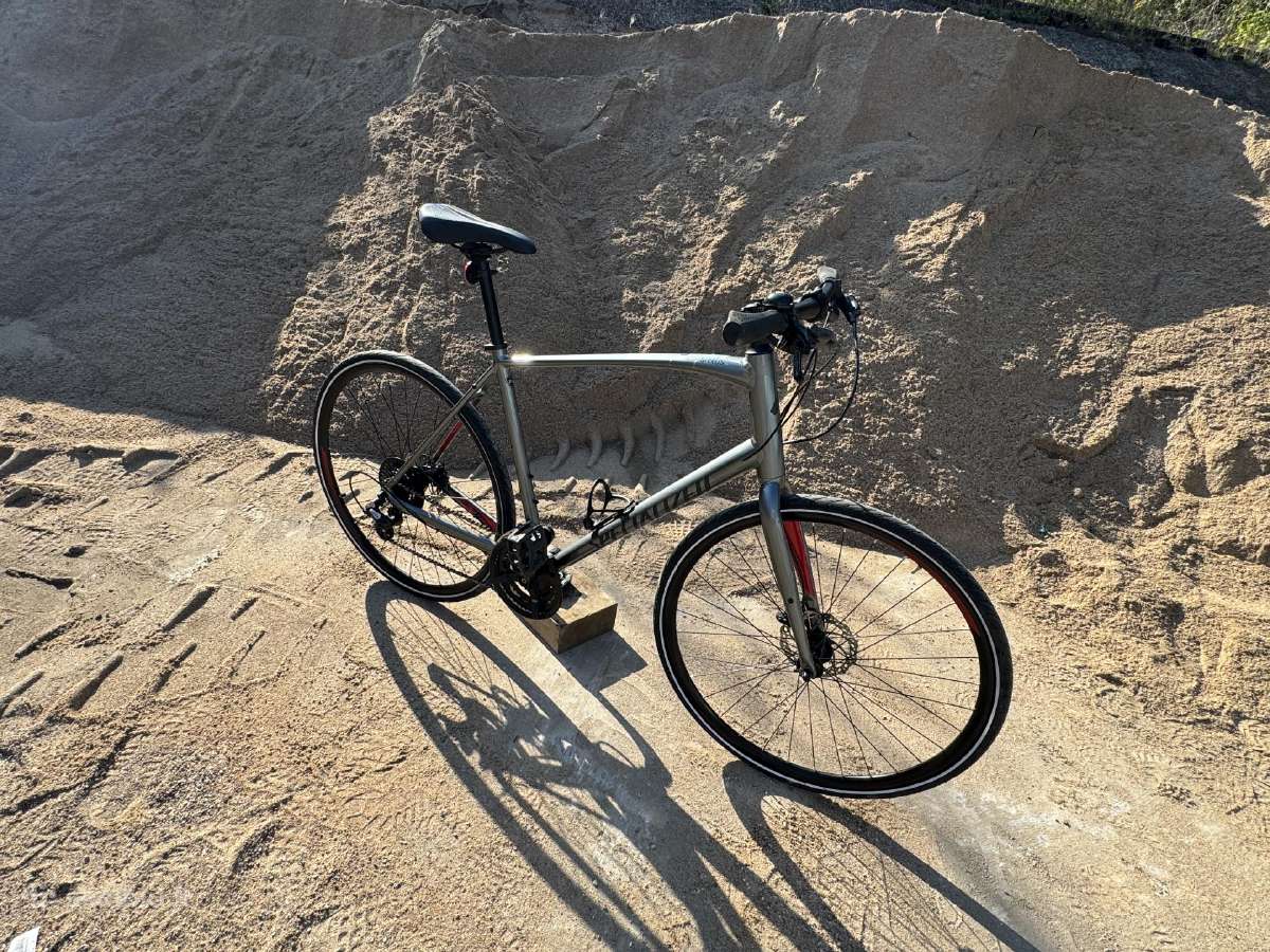 Parduodamas dviratis Specialized sirrus 1.0