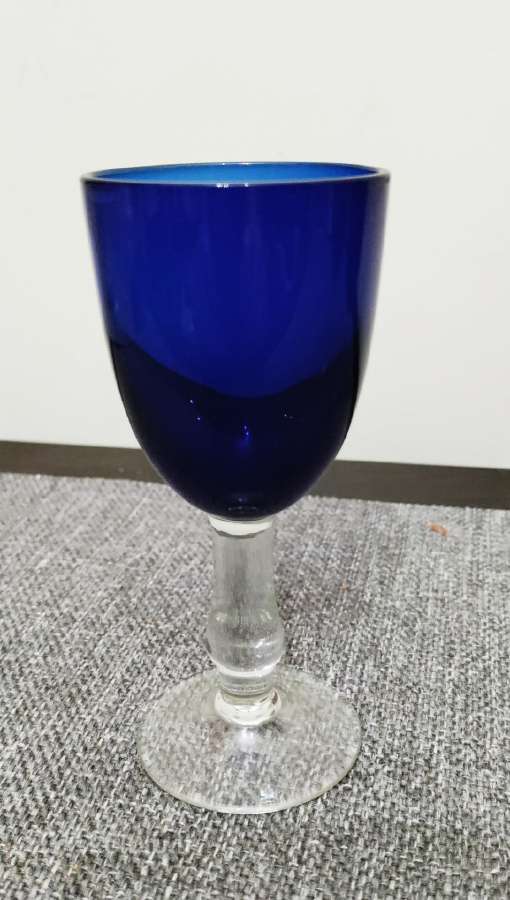Taures(vintazini-senovinė taurė).