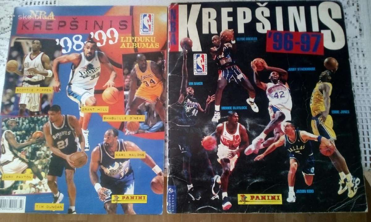 Parduodu du Nba lipdukų albumus.