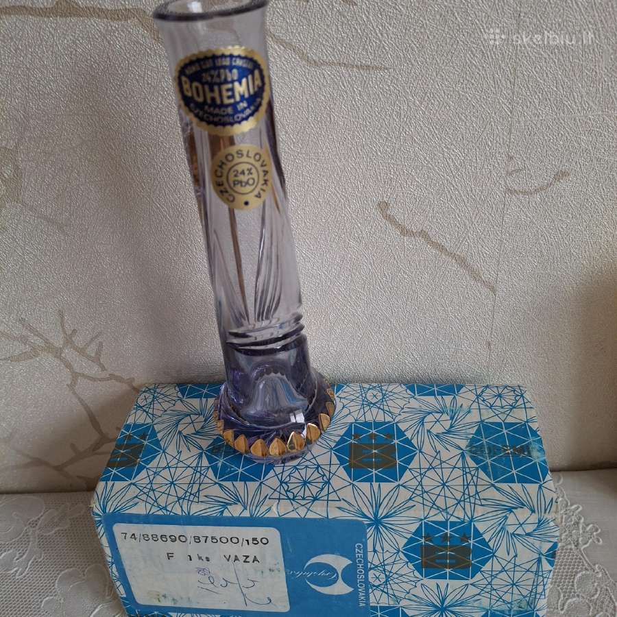 Čekoslovakiška kristalinė vazelė