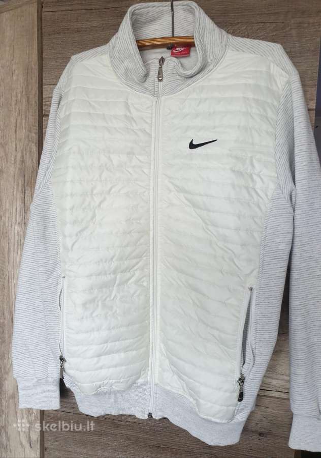 Moteriška nike striukė