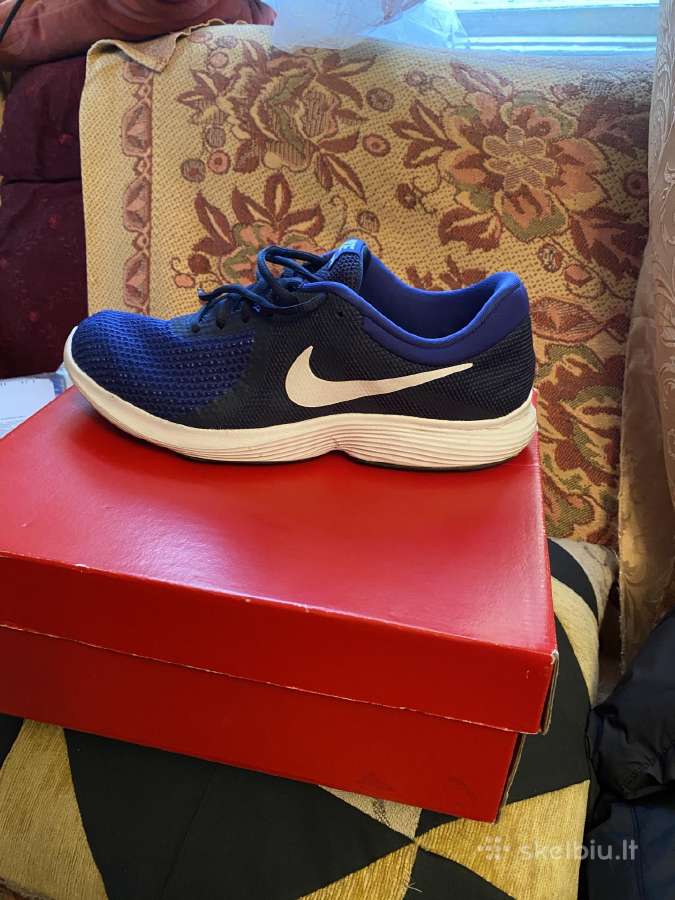 Nike batai