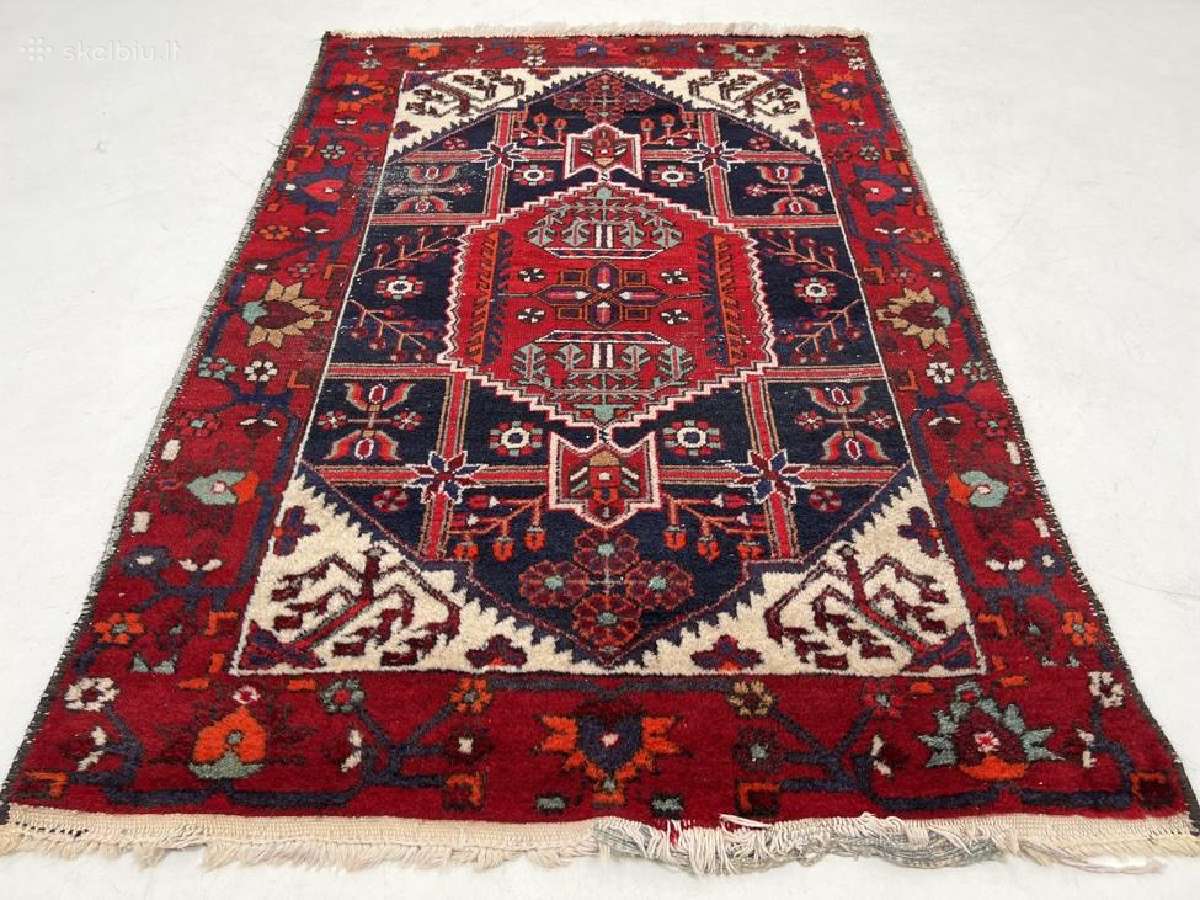 Rankų darbo vilnonis kilimas 106x150 cm