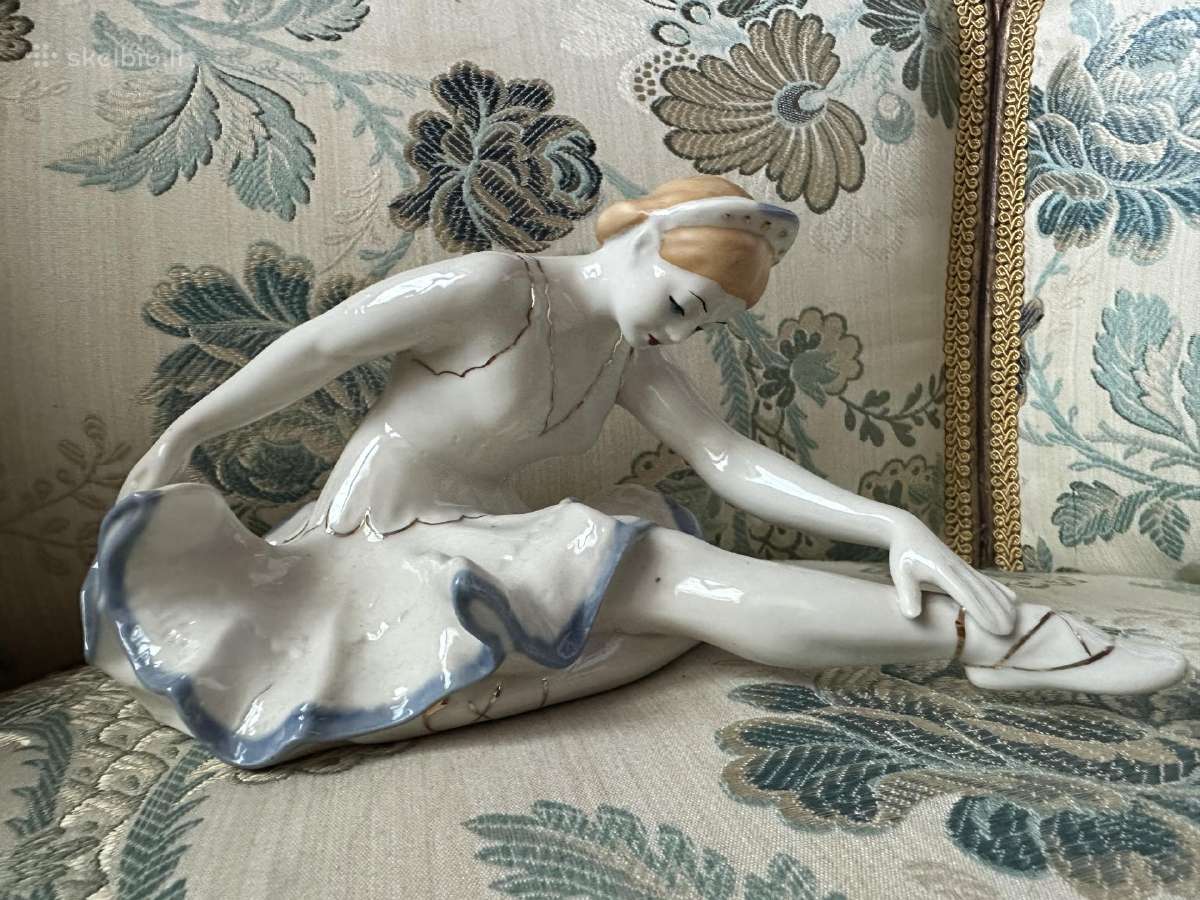 Porcelianinė skulptūra, balerina