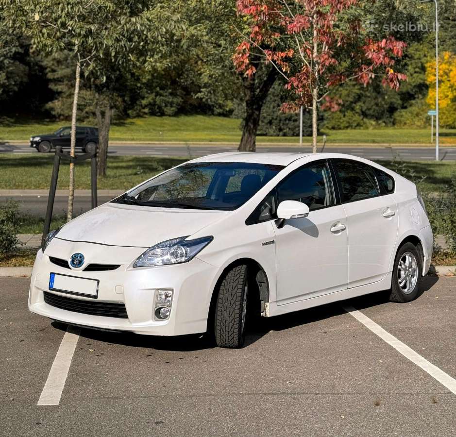 Automobilių nuoma Prius –50% pirmai savaitei