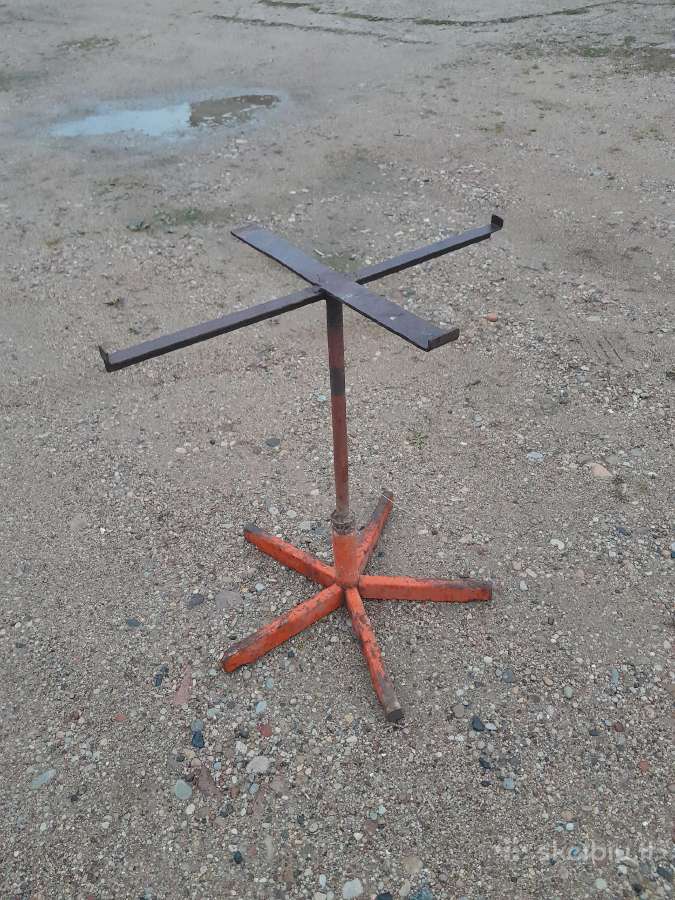 Metalinis stovas