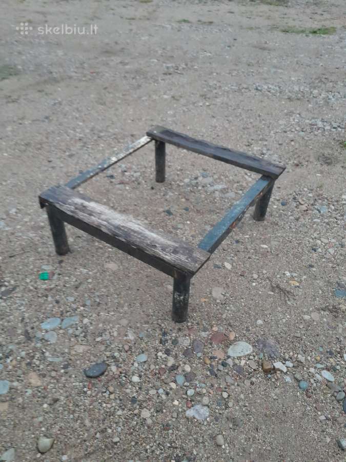 Stovas bičių aviliui