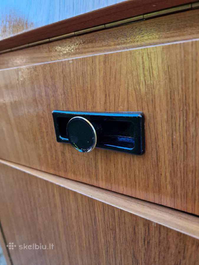 Vintažinė riešutmedžio spintelė -sekreteras - nuotraukos Nr. 20