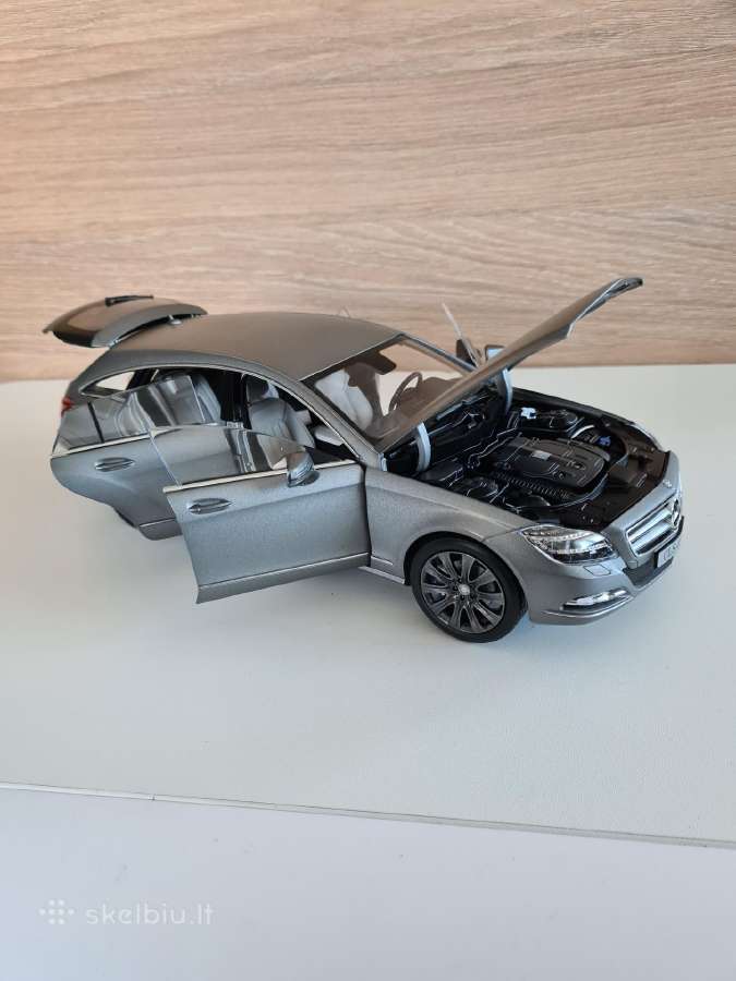 Mercedes cls 1:18