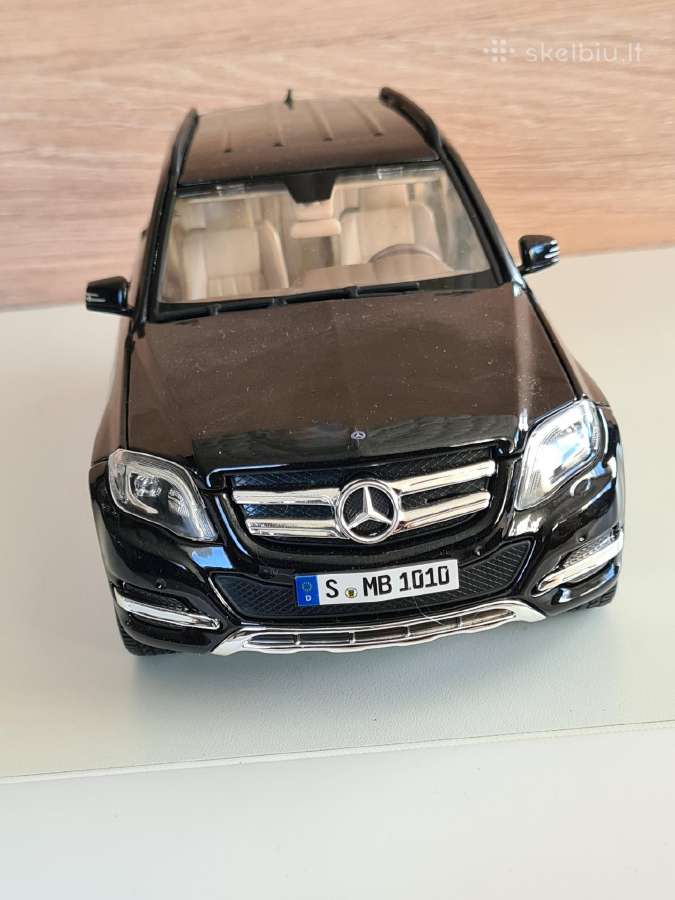 Mercedes GLK 1:18