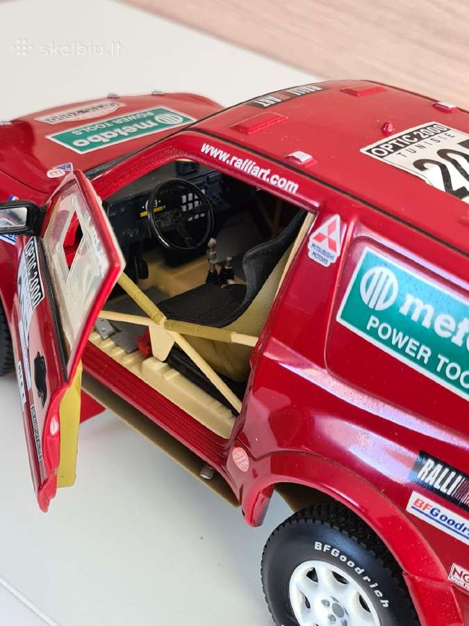 Mitsubischi Pajero 1:18 - nuotraukos Nr. 5
