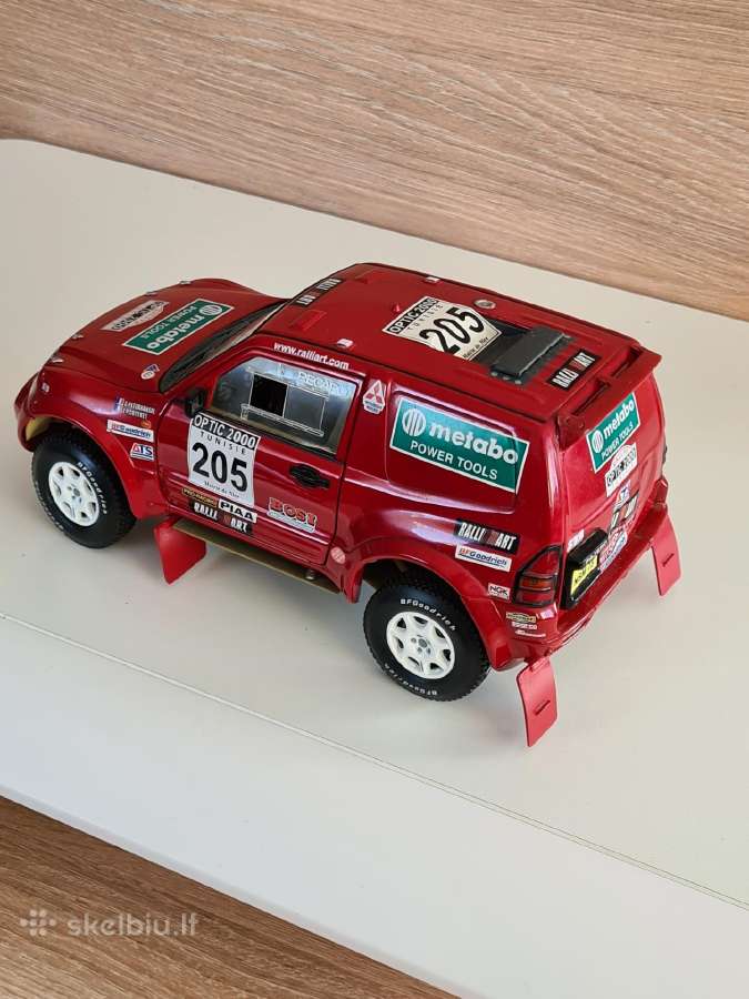 Mitsubischi Pajero 1:18 - nuotraukos Nr. 6