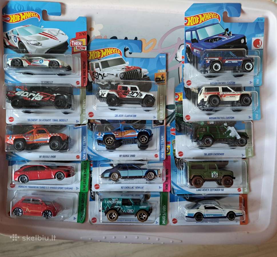 Hot wheels modeliukai