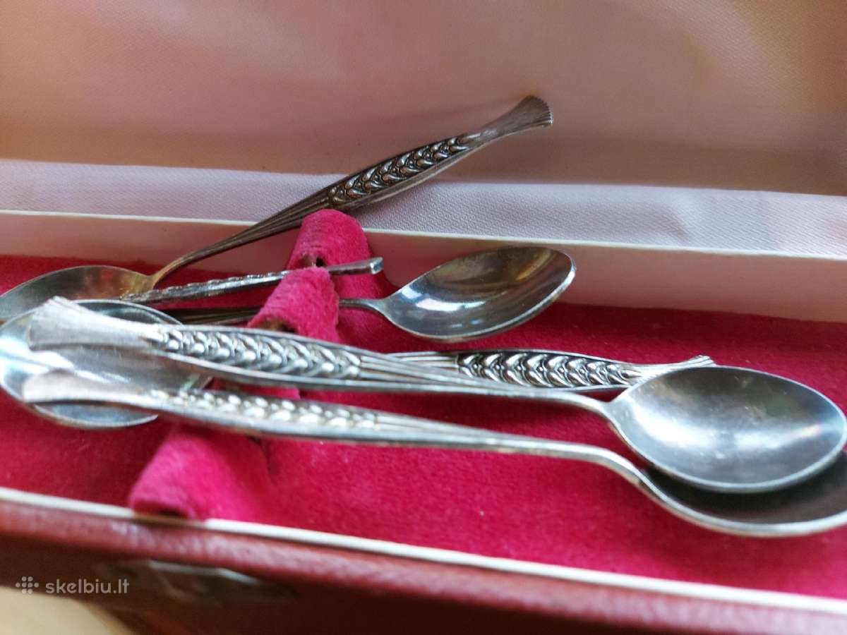 Senoviniai mechioriniai šaukšteliai originalioje