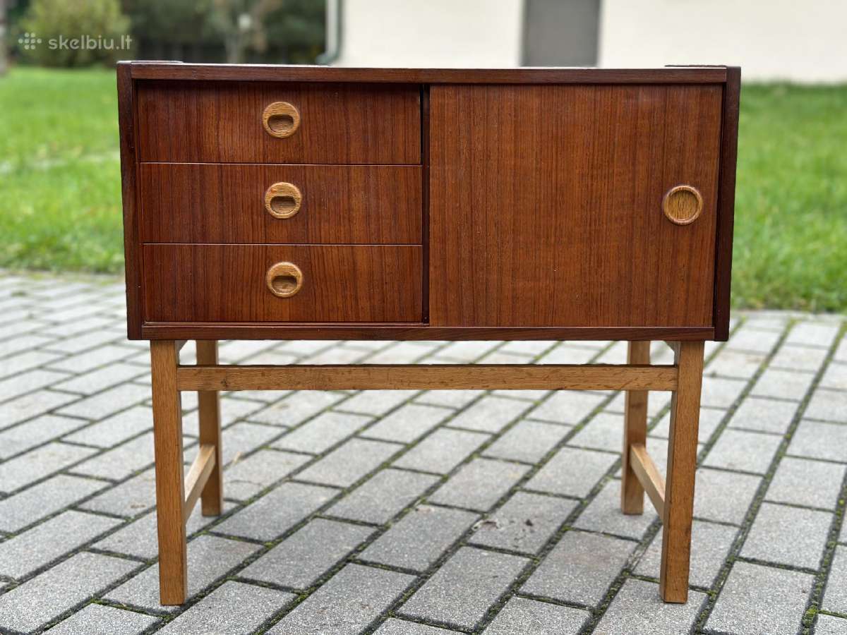 Scandinavu Mid-century spintele