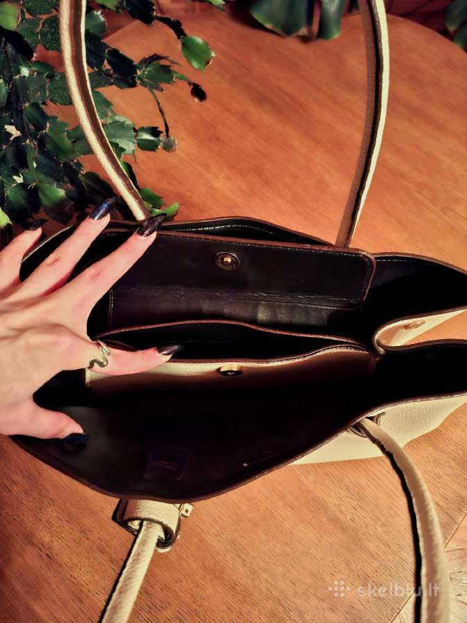 Prada rankinukas - nuotraukos Nr. 10