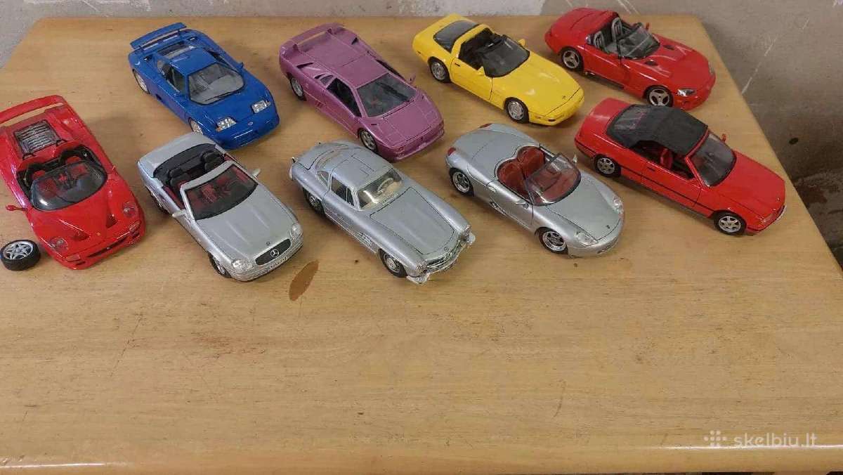 Modeliukai 1:18 mercedes chevrolet porsche ir kiti