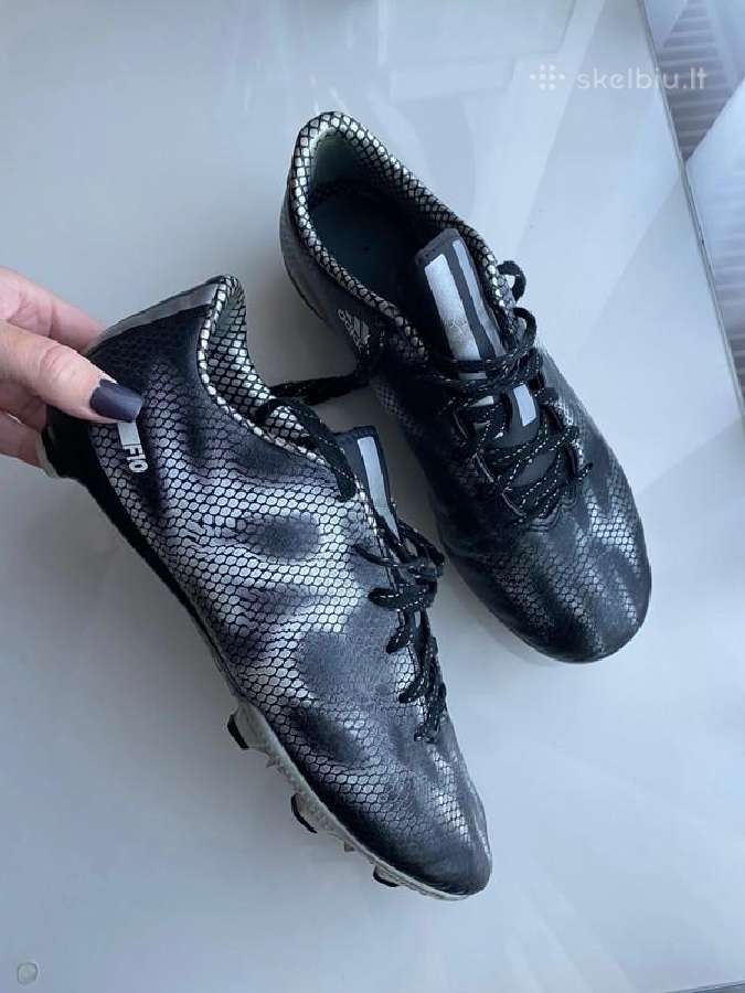 Futbolo bateliai adidas f10