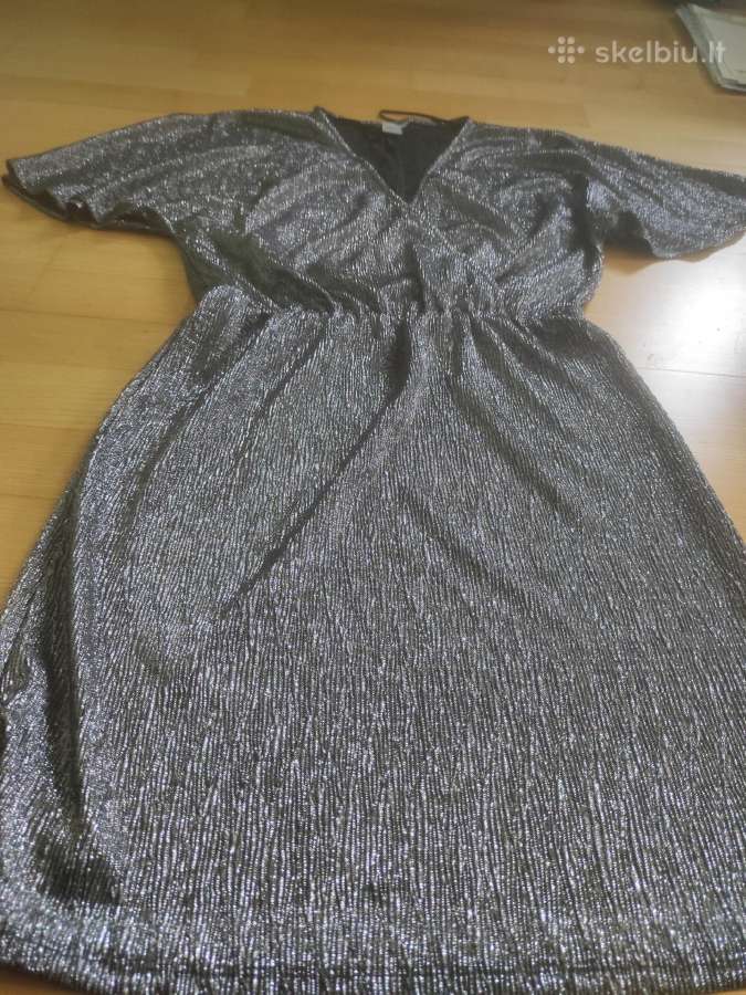 Moteriška suknelė