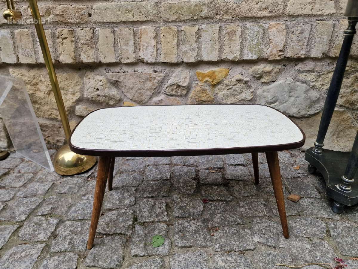 Vintažinis mid century žemas interjero staliukas