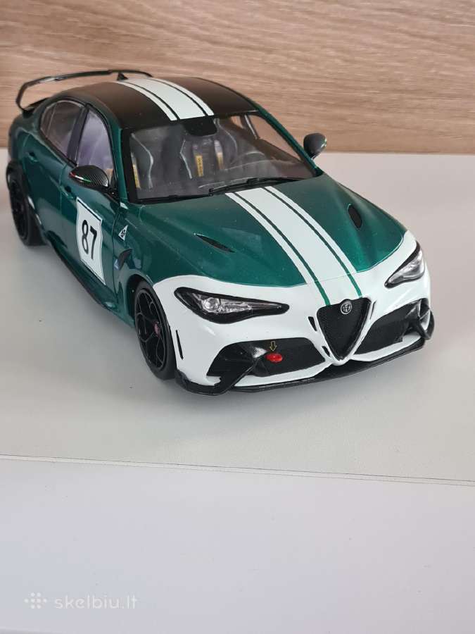 Alfa Romeo 1:18