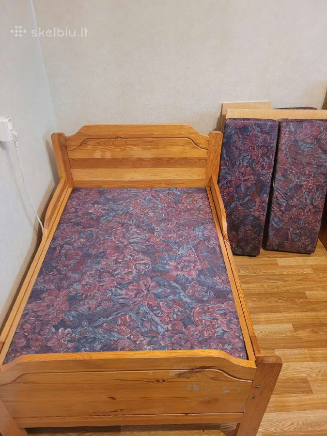 Parduodama auganti lova.