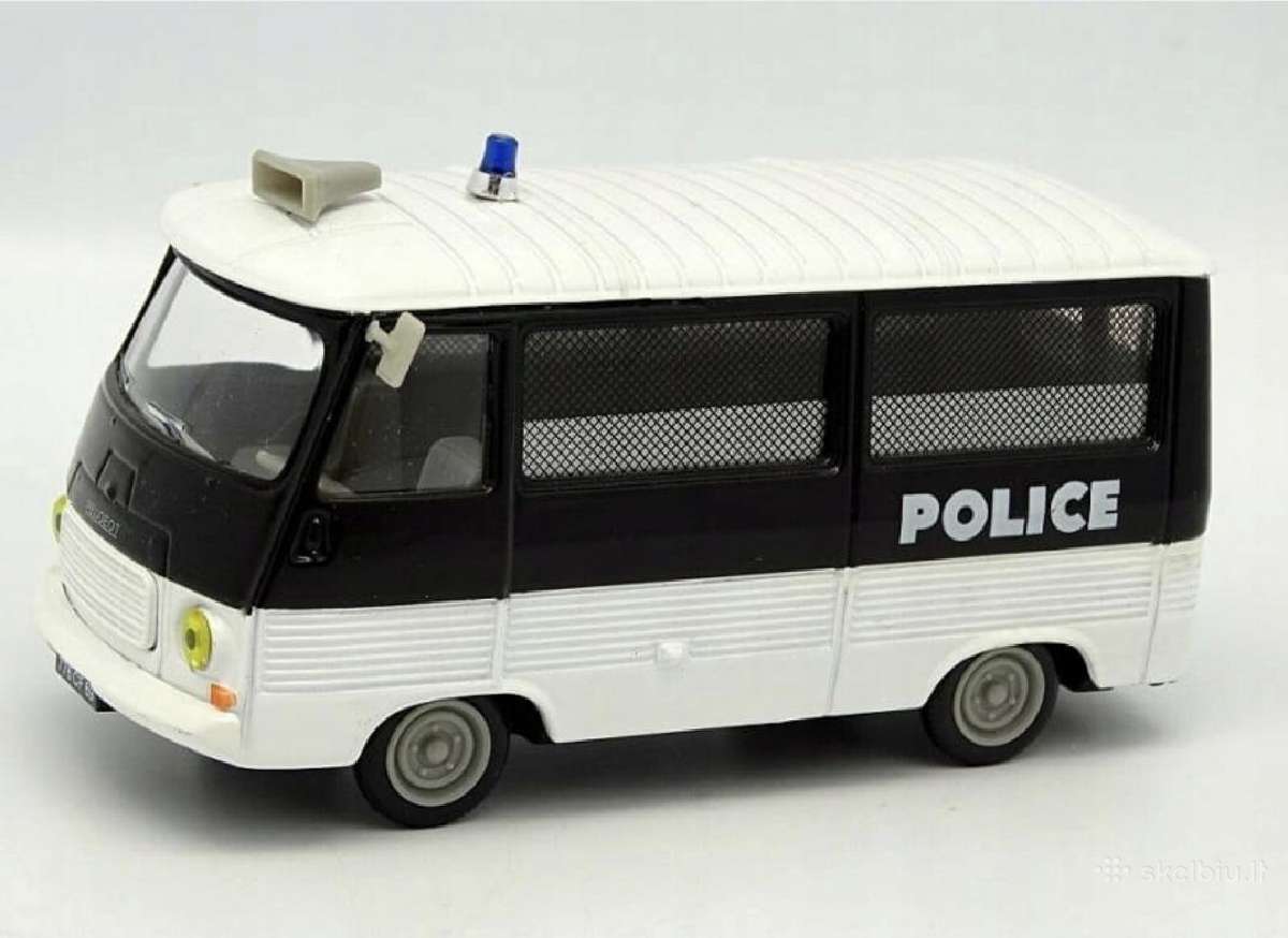 Peugeot J7 Police