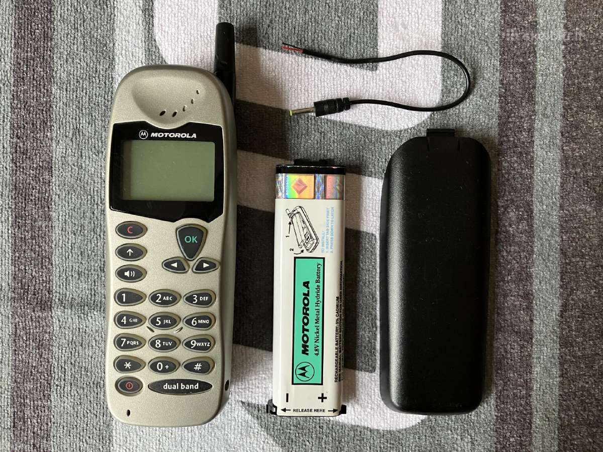 Labai seni mobilieji telefonai, plytos - nuotraukos Nr. 10