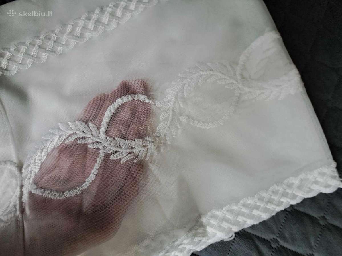 Dienine užuolaida 1vnt. Matmenys : 150cm. x 150cm.