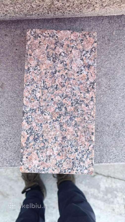 Granitinės plytelės, raudonos, 20x10x4 cm.