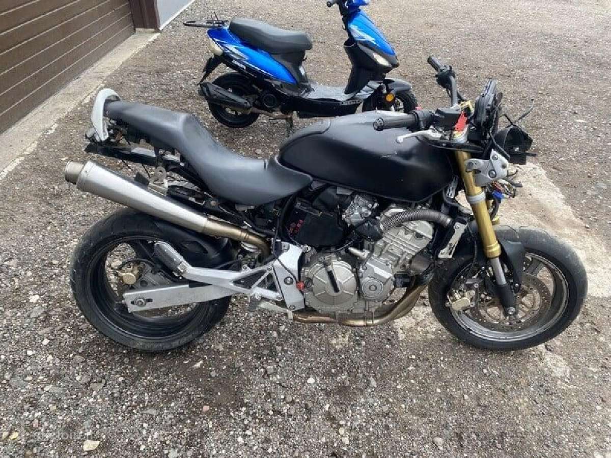 Honda hornet 600cc 2005-2003m dalimis