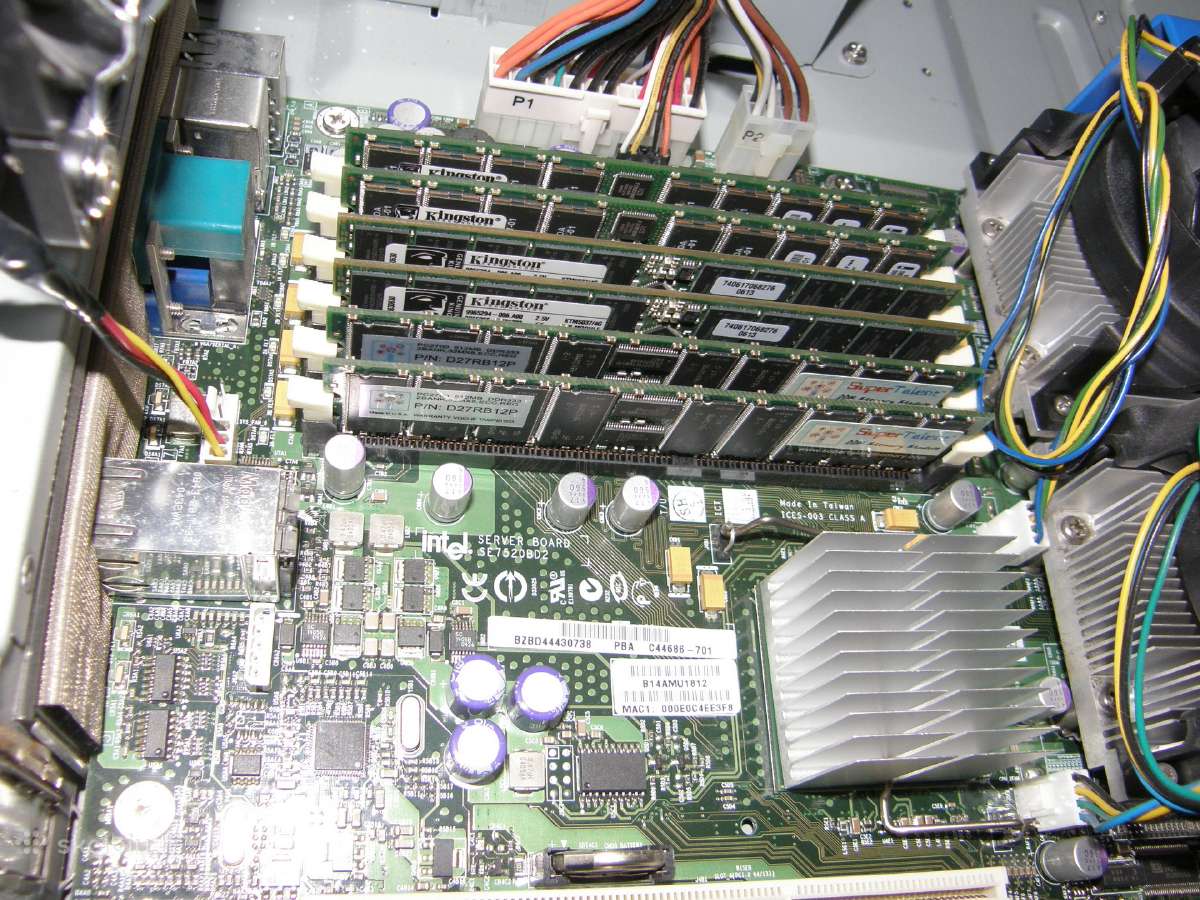 Parduodamas Serveris Intel Xeon, RAM 9gb, HDD 76gb - nuotraukos Nr. 5