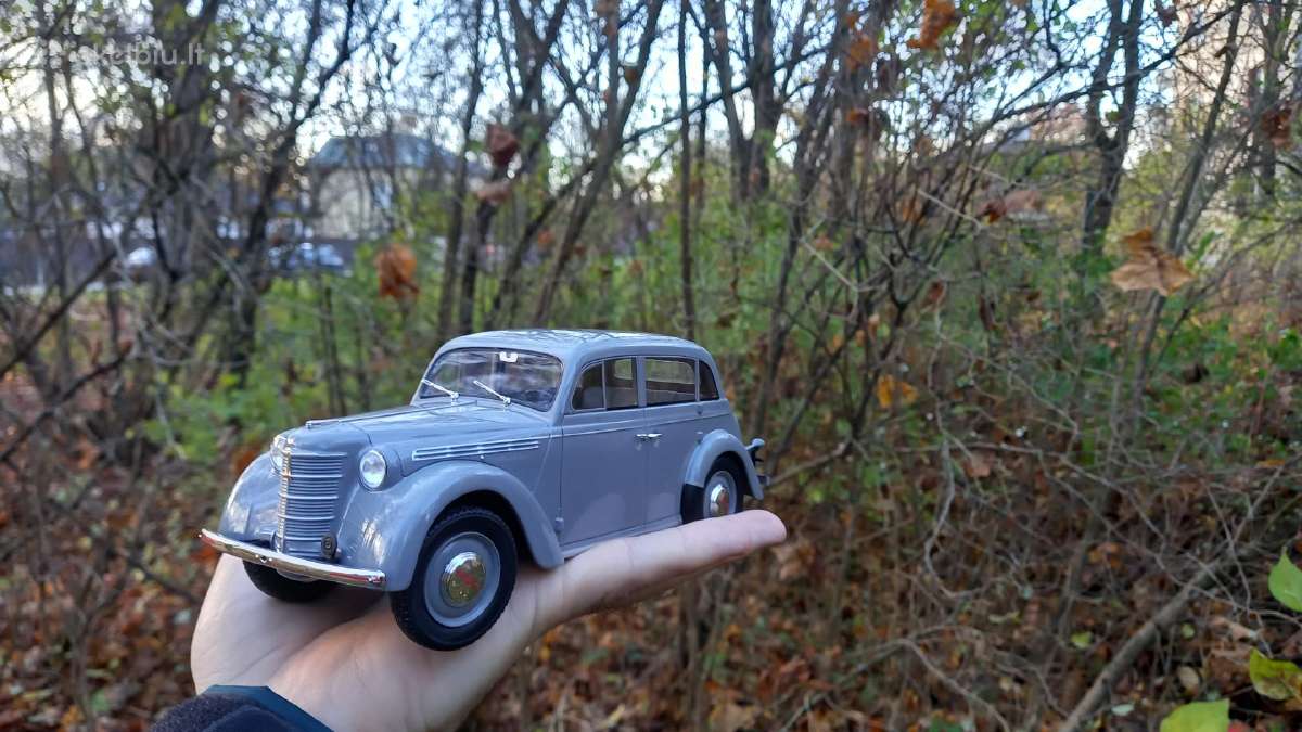 Москвич 400 1:18