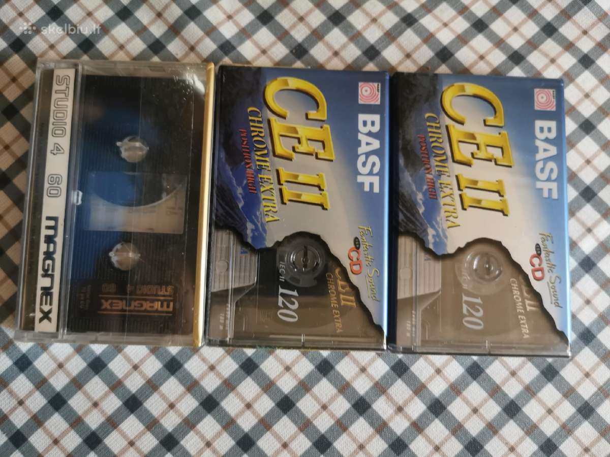 Naujos audio kasetes