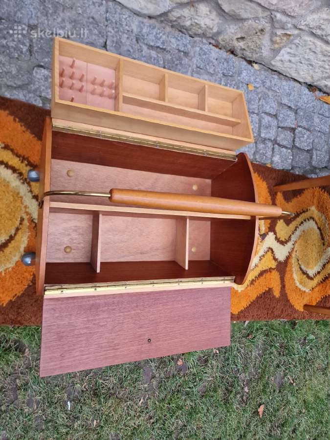 Vintažinė mid century rankdarbių dėžutė-siūlinė - nuotraukos Nr. 10