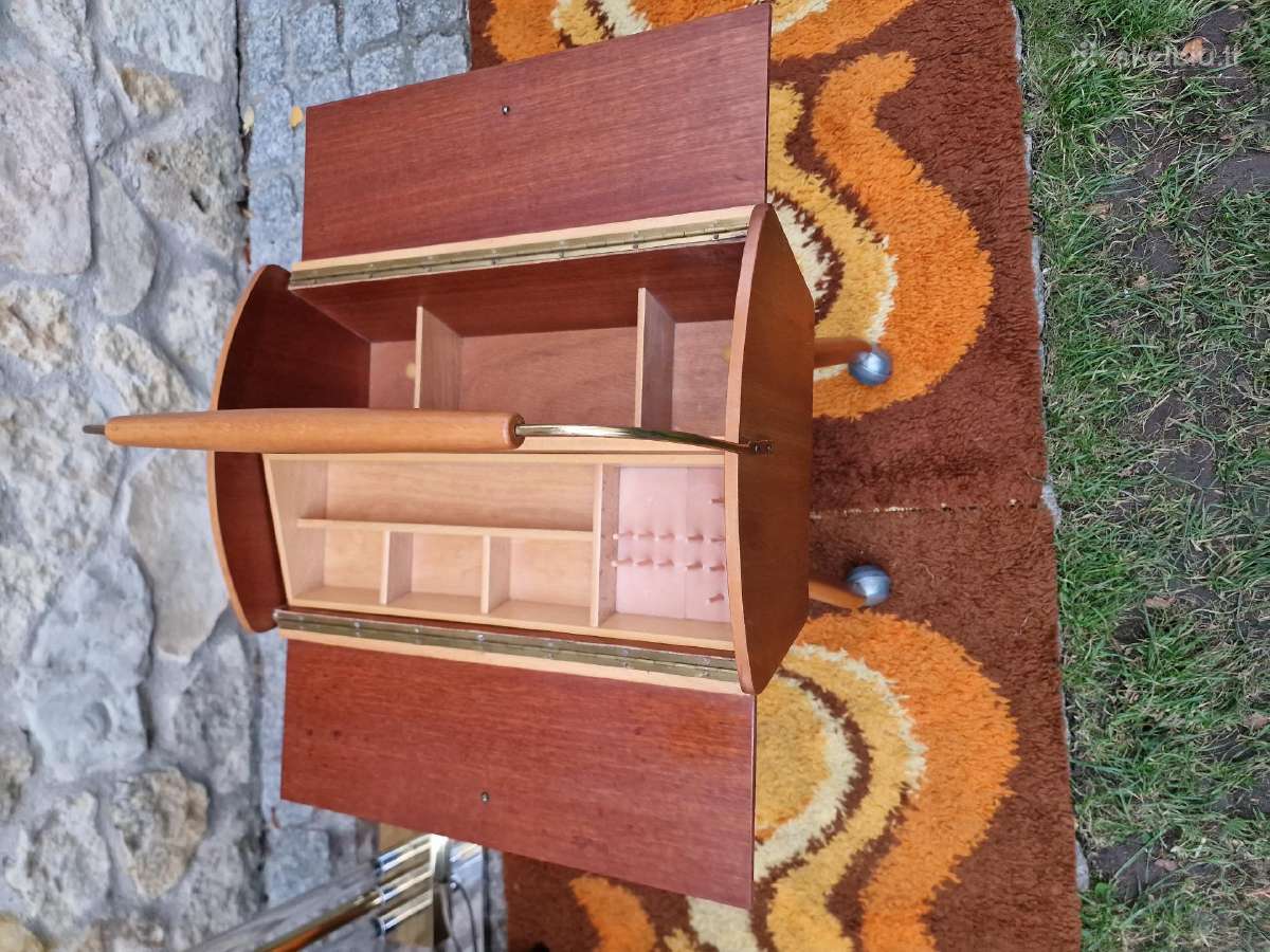 Vintažinė mid century rankdarbių dėžutė-siūlinė - nuotraukos Nr. 15