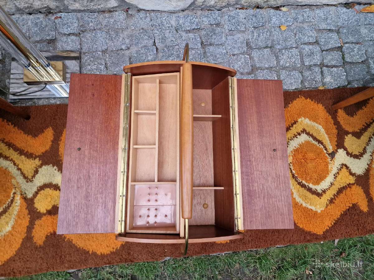 Vintažinė mid century rankdarbių dėžutė-siūlinė - nuotraukos Nr. 18
